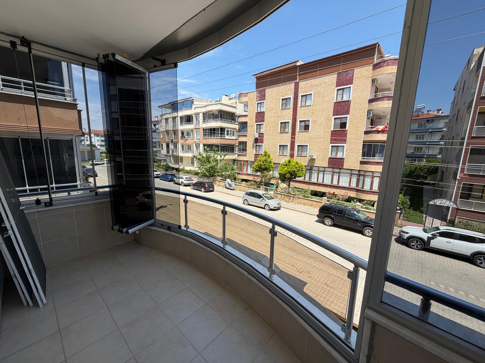 ALTINKUMDA CADDE ÜZERİNDE GÖZ DOLDURAN 2+1 DAİRE - Görsel 4