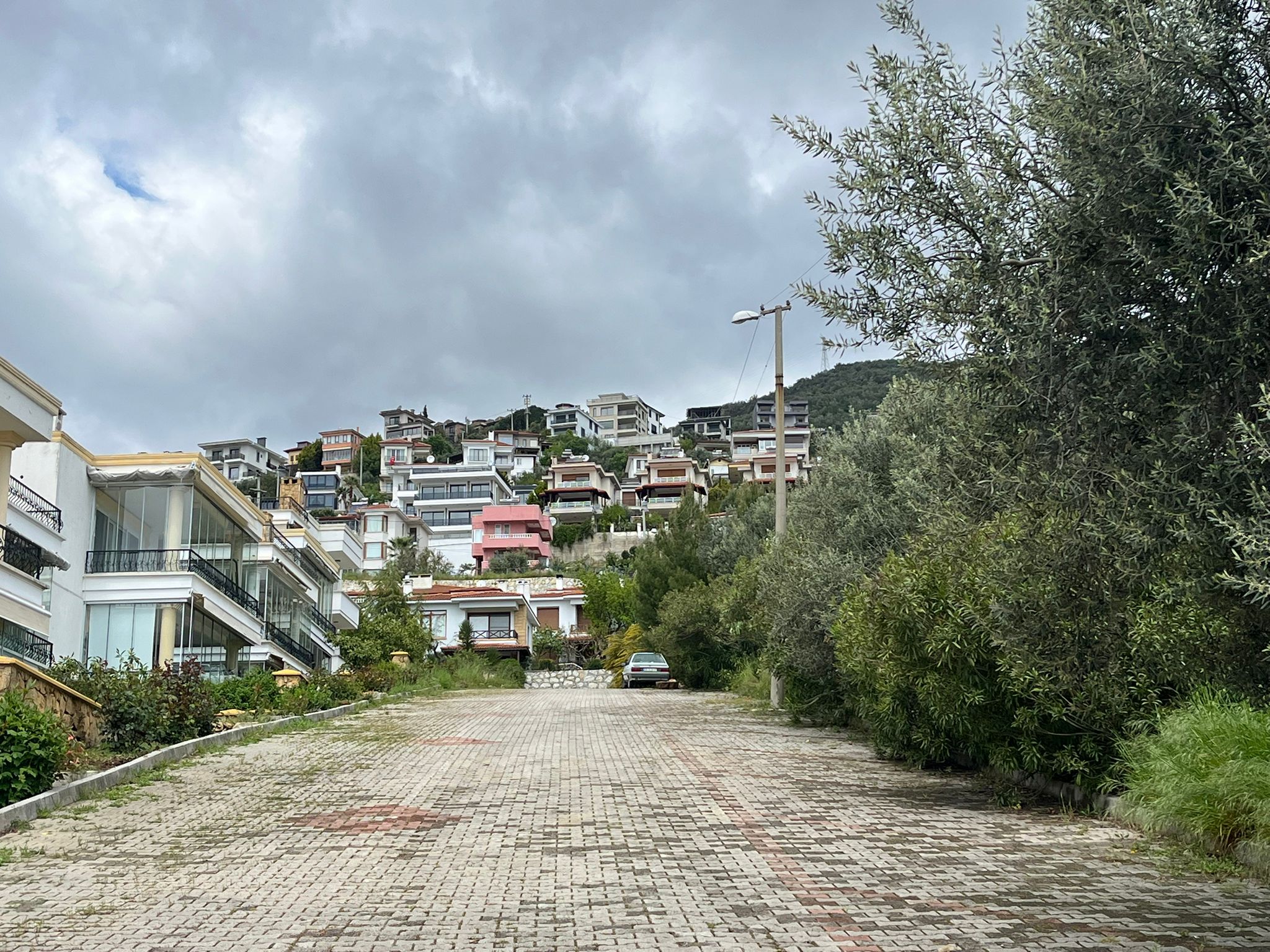 ALTINOLUKTA 650 M2 MUHTEŞEM DENİZ VE ŞEHİR MANZARALI KÖŞE ARSA - Görsel 5