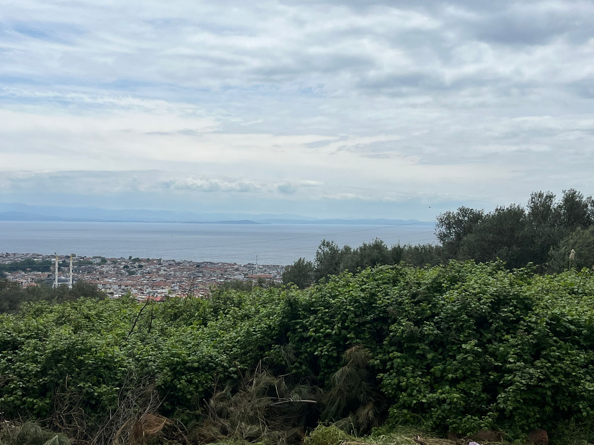 ALTINOLUKTA 650 M2 MUHTEŞEM DENİZ VE ŞEHİR MANZARALI KÖŞE ARSA - Görsel 13