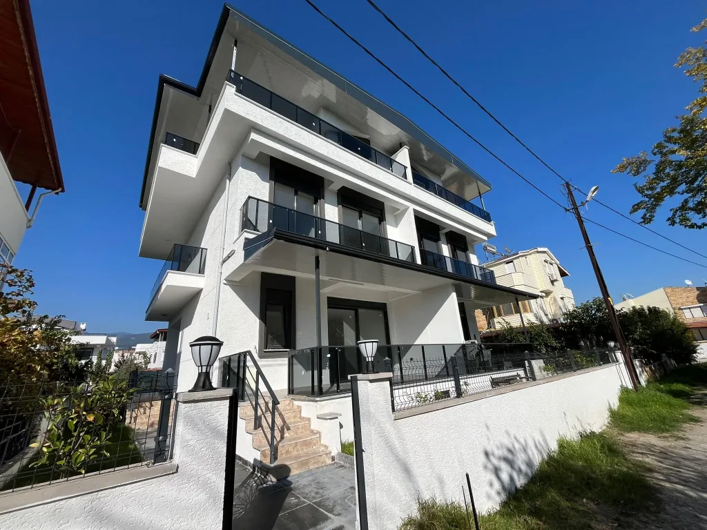 GÜREDE DENİZE SIFIR TADINDA 3+1 TRİPLEX HER ODASINDA EBEVEYN BANYOSU OLAN VİLLA - Görsel 18