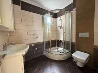 AKÇAYDA DENİZE 30 METRE MESAFEDE GENÇ VE KEYİFLİ VİLLA - Görsel 21