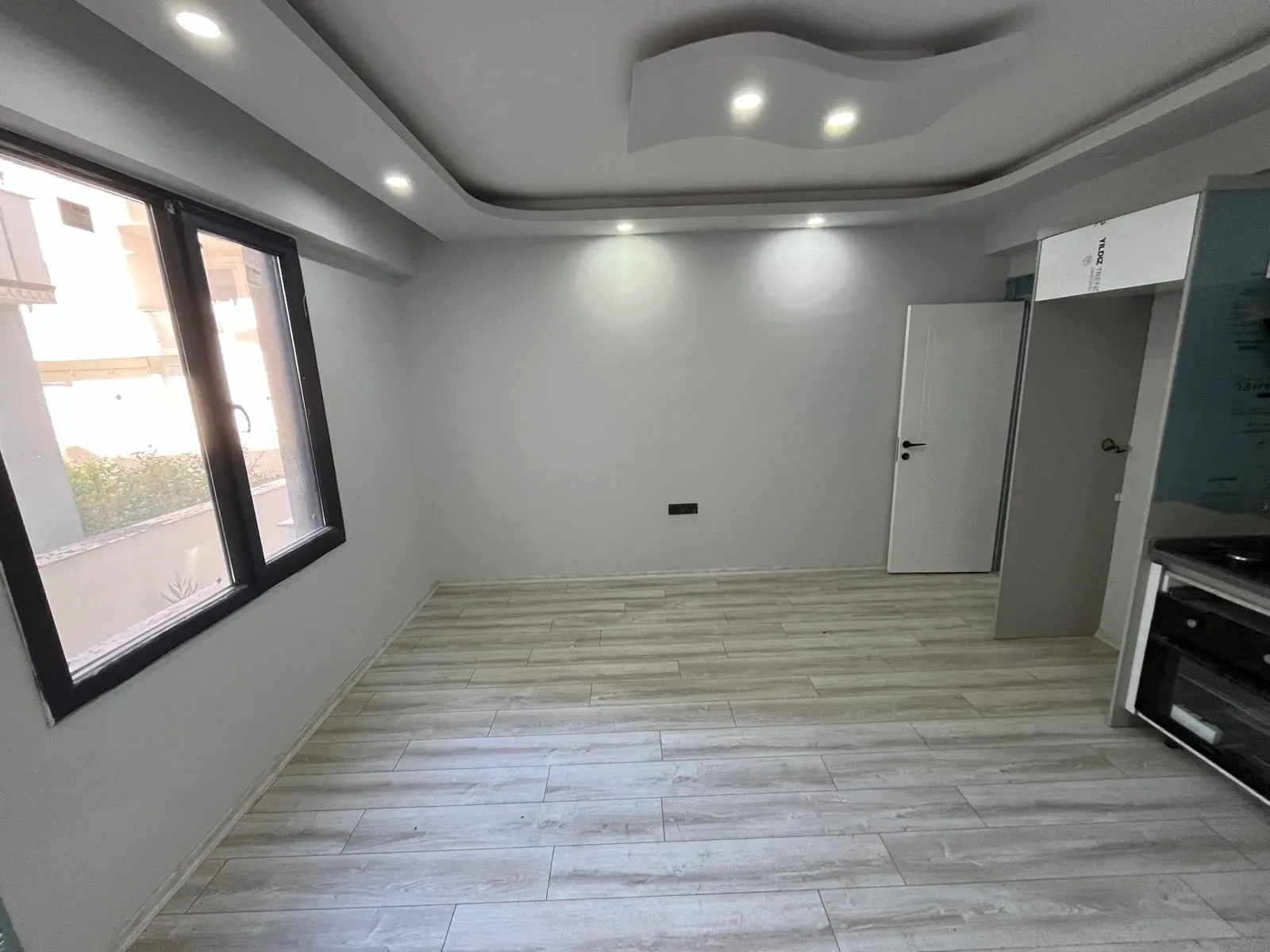 AKÇAY ÇAMLIYOL CADDESİNDE FIRSAT 1+1 SIFIR DAİRE - Görsel 4