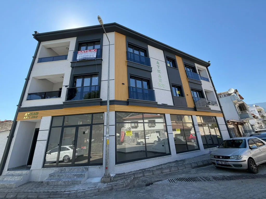ZEYTİNLİ KÖYÜ GİRİŞİNDE SAĞLIK OCAĞI KARŞISI 1+1 GENİŞ SIFIR DAİRE - Görsel 2