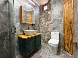 GÜREDE FULL DENİZ MANZARALI GERÇEK TAŞ VE LÜXÜN BİR ARADA OLDUĞU ÖZEL VİLLA - Görsel 33