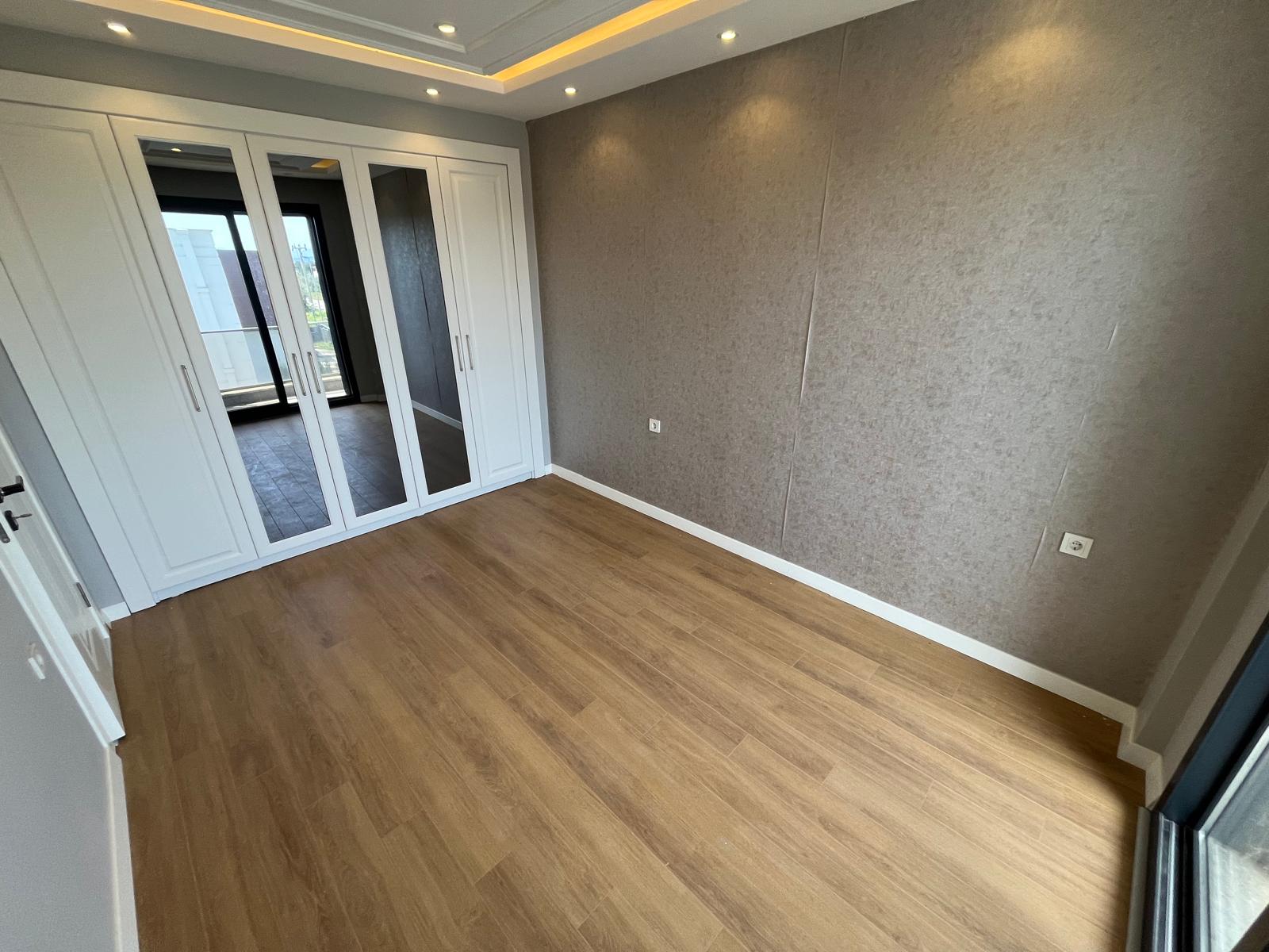 GÜRE SAHİLİNDE ULTRA LÜX HAVUZLU SİTE İÇERİSİNDE 2+1 AYRI MUTFAK MUHTEŞEM DAİRE - Görsel 19