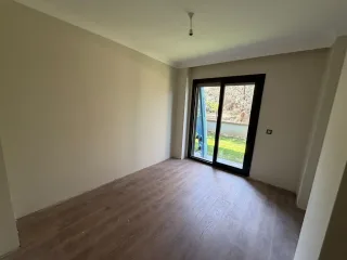 ALTINOLUK SAHİLİNDE  BAHÇE KULLANIMLI DENİZE 200 METRE MESAFEDE MUHTEŞEM DAİRE - Görsel 14