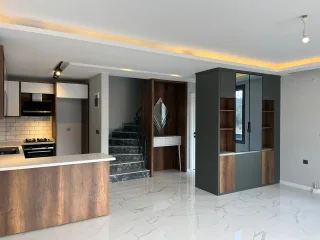 GÜRE KAVURMACILAR YOLUNDA DAĞ VE DENİZ MANZARALI 3+1 LÜX TRİPLEX VİLLA - Görsel 5