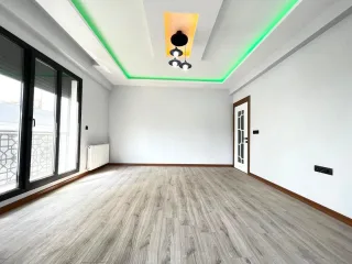 AKÇAY ALTINKUM MAHALLESİNDE 2+1 AYRI MUTFAK EBEVEYN BANYOLU GENİŞ ARA KAT LÜKS DAİRE - Görsel 13