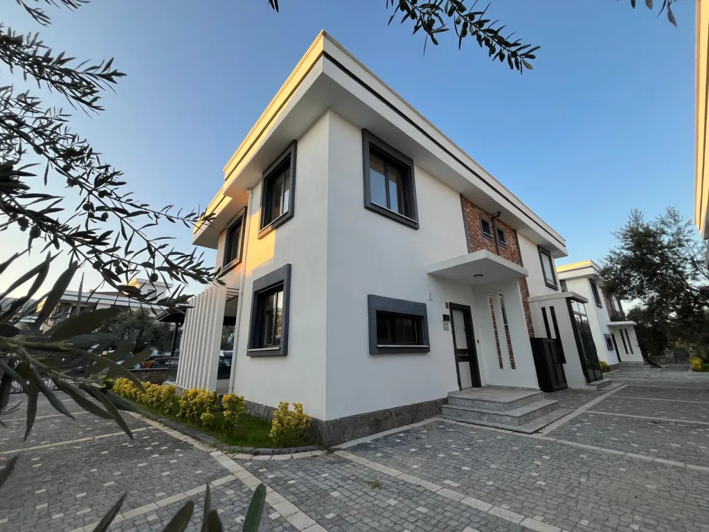 GÜRE SAHİLİNDE ULTRA LÜX SİTE İÇERİSİNDE 3+1 AYRI MUTFAK VİLLA - Görsel 44