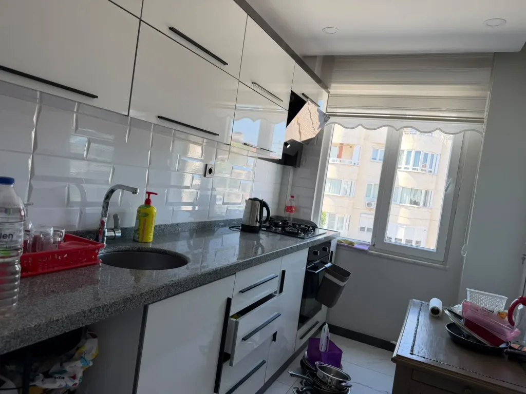 AKÇAY MERKEZDE 2+1 AYRI MUTFAK FULL EŞYA OPSİYONLU GENİŞ BALKONLU İÇİ FULL YAPILI DAİRE - Görsel 10