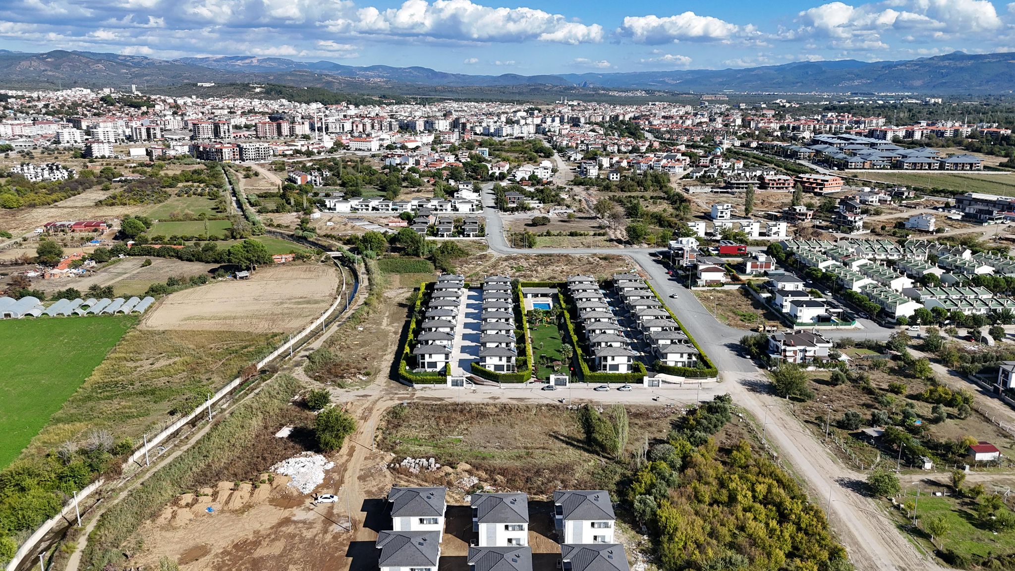 EDREMİT HAMİDİYE'DE 5 VİLLALIK YATIRIMLIK ARSA - Görsel 4