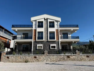 GÜRE SAHİLİNDE 4+1 ULTRA LÜX DENİZE YÜRÜME MESAFESİNDE TRİPLEX VİLLA - Görsel 1