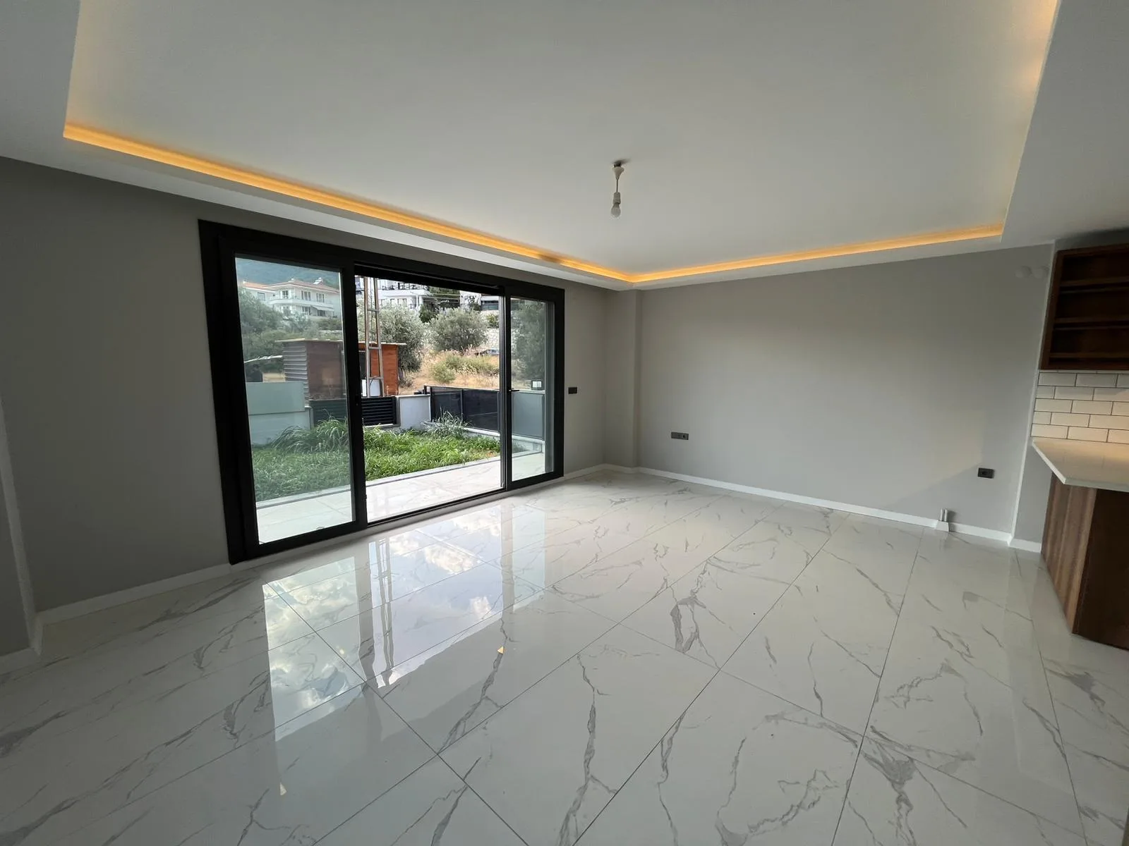 GÜRE KAVURMACILAR YOLUNDA DAĞ VE DENİZ MANZARALI 3+1 LÜX TRİPLEX VİLLA - Görsel 38