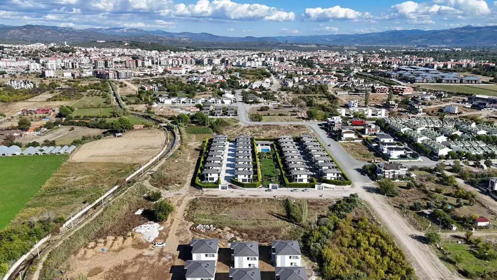 EDREMİT HAMİDİYE MAHALLESİNDE 1.763 METREKARE %15 İMARLI ARSA - Görsel 4