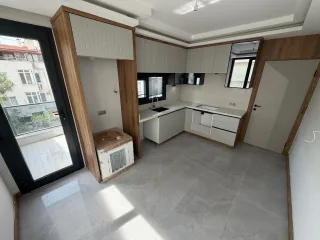 ALTINKUMDA DENİZE ÇOK YAKIN 3+1 CADDE ÜSTÜ 0 DAİRE - Görsel 6