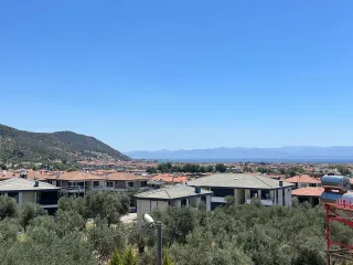 ALTINOLUK MERKEZDE FULL DENİZ MANZARALI 3+1 AYRI MUTFAK TRIPLEX GENİŞ BAHÇELİ VİLLA - Görsel 30
