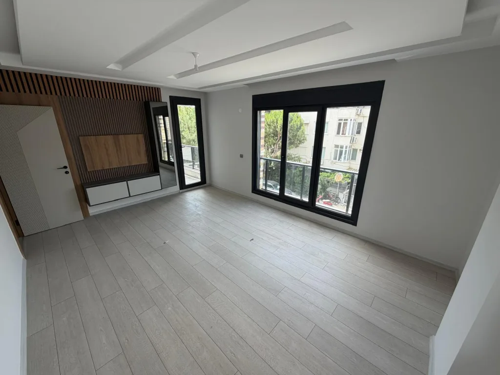 ALTINKUMDA DENİZE ÇOK YAKIN 3+1 CADDE ÜSTÜ 0 DAİRE - Görsel 2