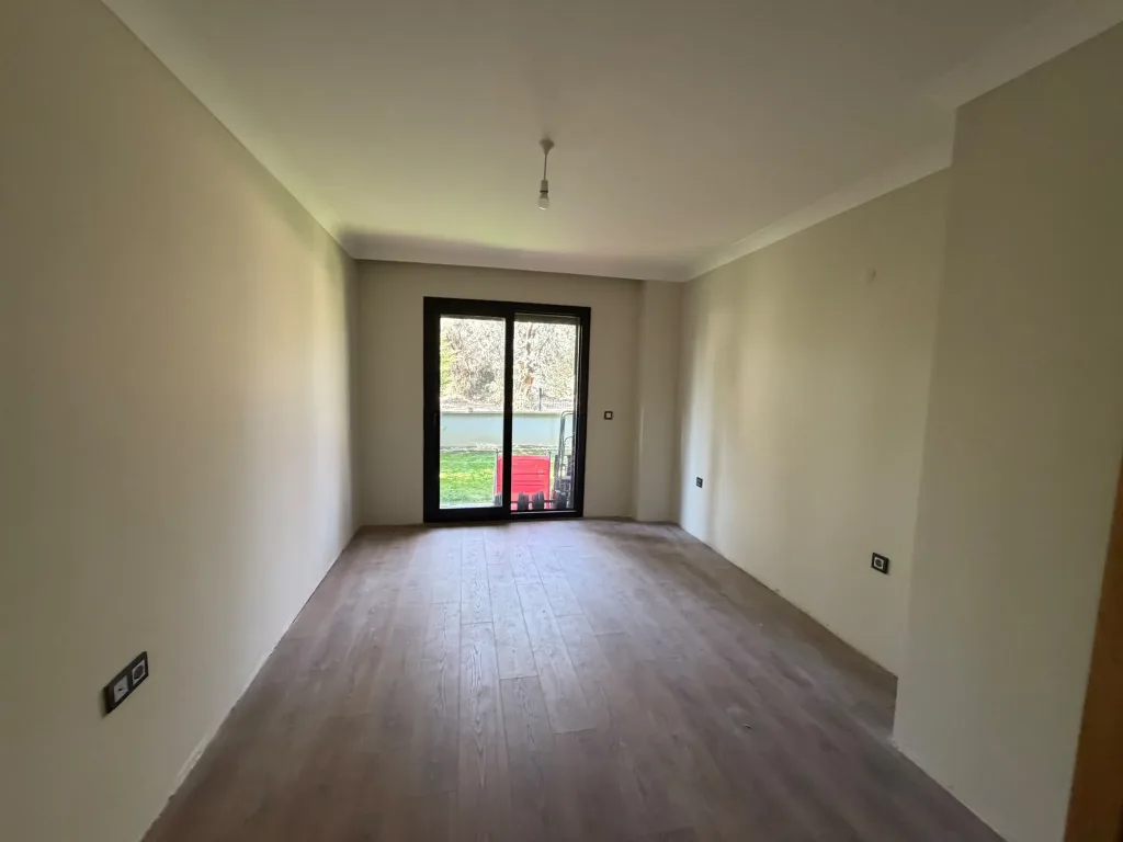 ALTINOLUK SAHİLİNDE  BAHÇE KULLANIMLI DENİZE 200 METRE MESAFEDE MUHTEŞEM DAİRE - Görsel 17