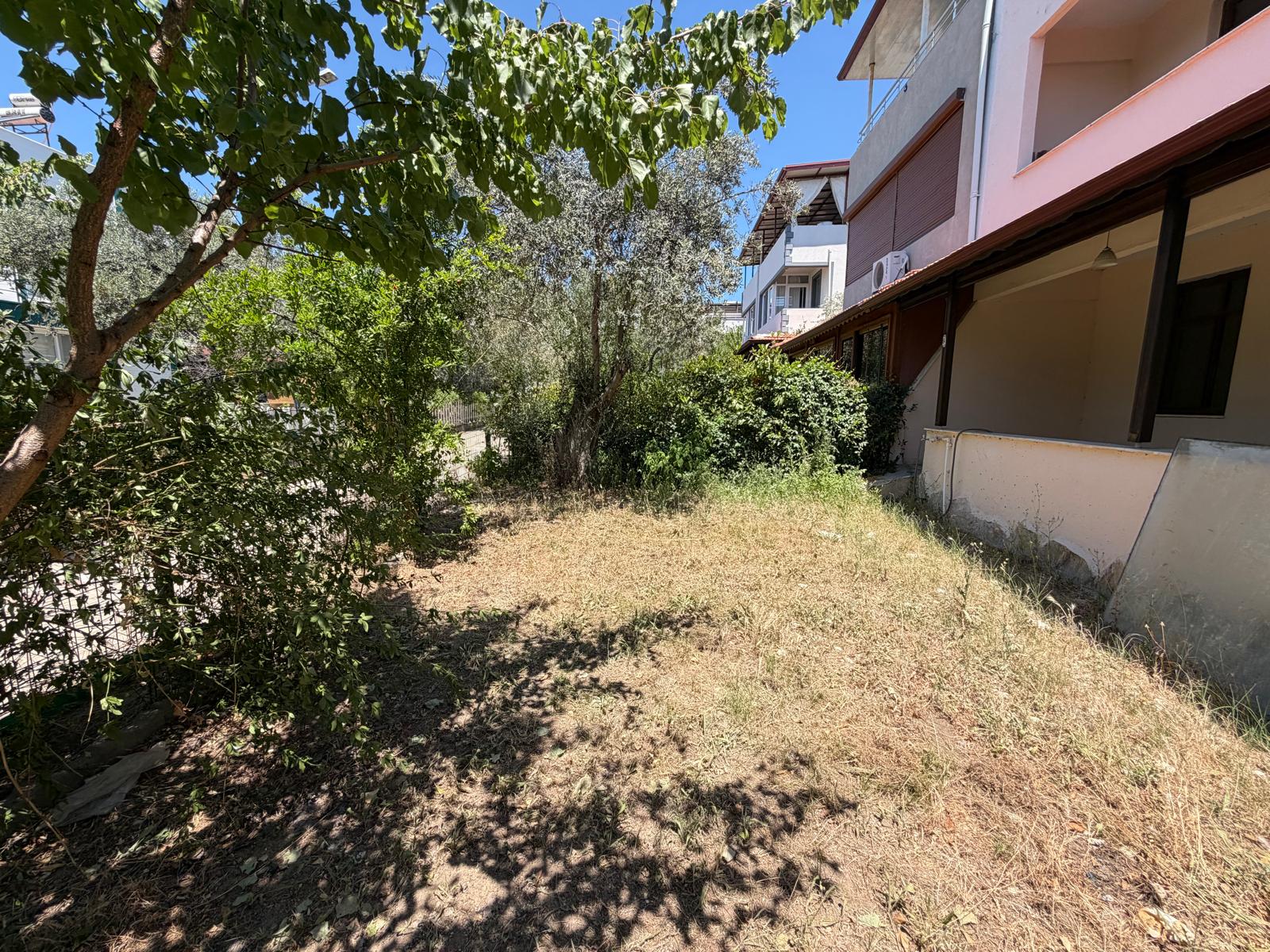 GÜRE DENİZ TARAFINDA DAİRE FİYATINA TRİPLEKS VİLLA - Görsel 4