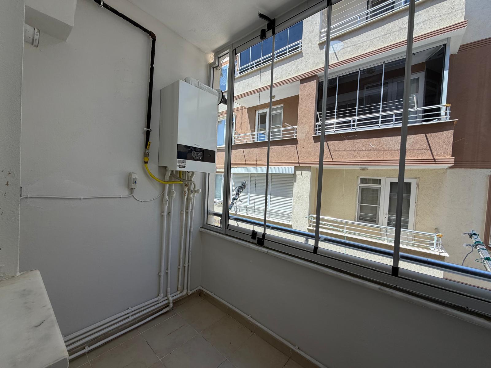 ALTINKUMDA CADDE ÜZERİNDE GÖZ DOLDURAN 2+1 DAİRE - Görsel 11