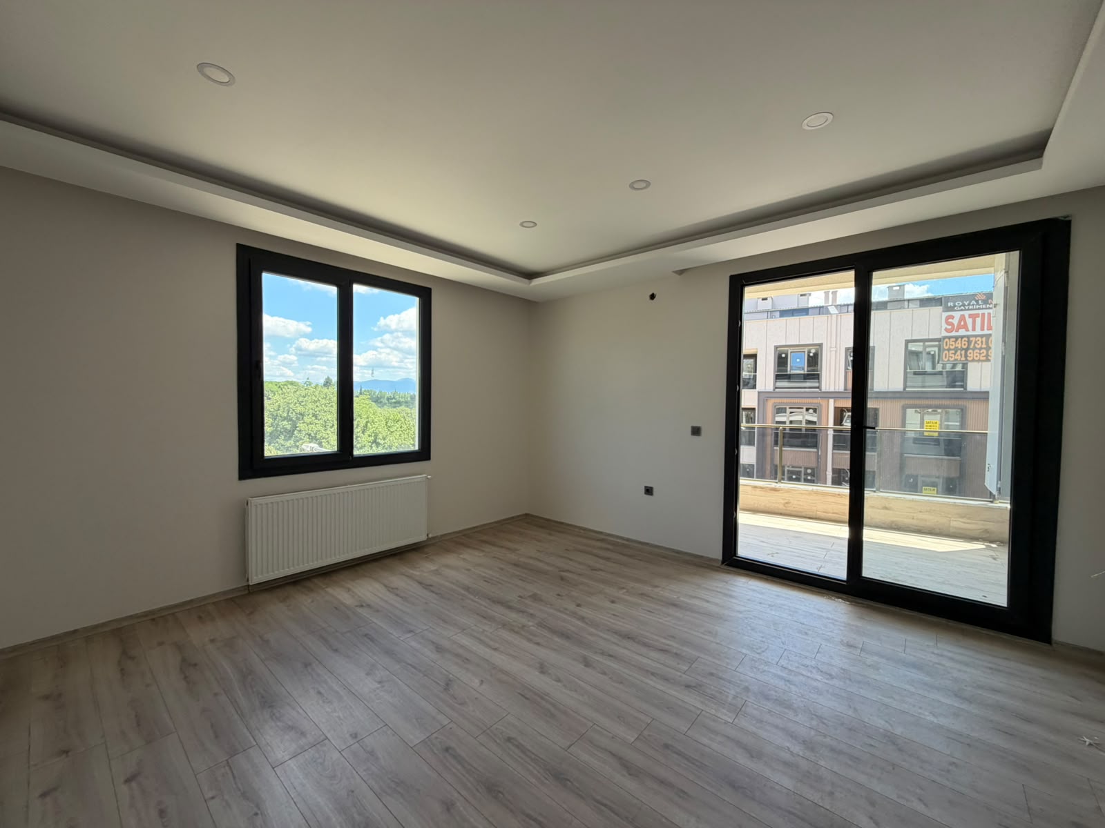 ALTINKUMDA ARA KAT ÖN CEPHE 2+1 AYRI MUTFAK LÜX DAİRE - Görsel 3