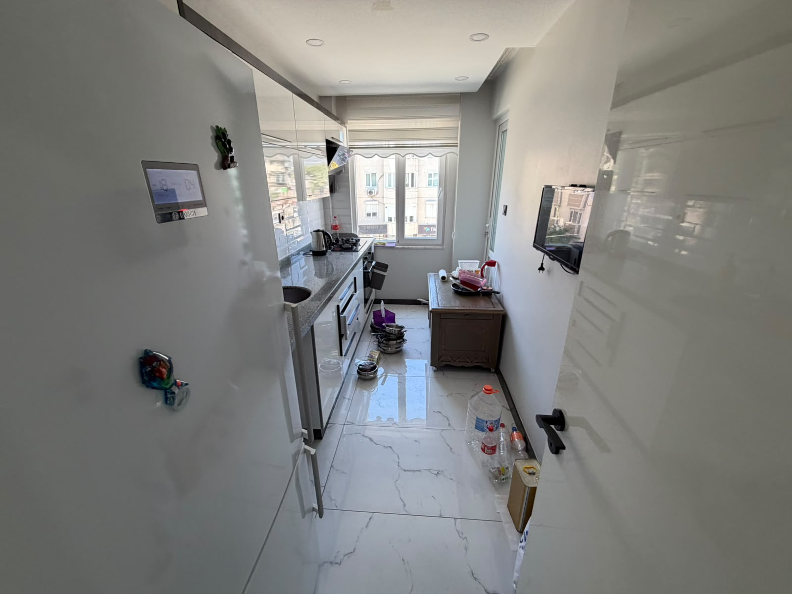 AKÇAY MERKEZDE 2+1 AYRI MUTFAK FULL EŞYA OPSİYONLU GENİŞ BALKONLU İÇİ FULL YAPILI DAİRE - Görsel 13