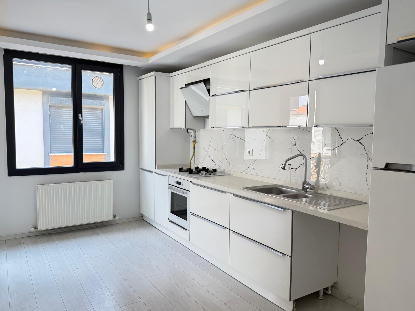 AKÇAYIN EN PRESTİJLİ SİTESİNDE 3+1 AYRI MUTFAK LÜKS DAİRE - Görsel 10