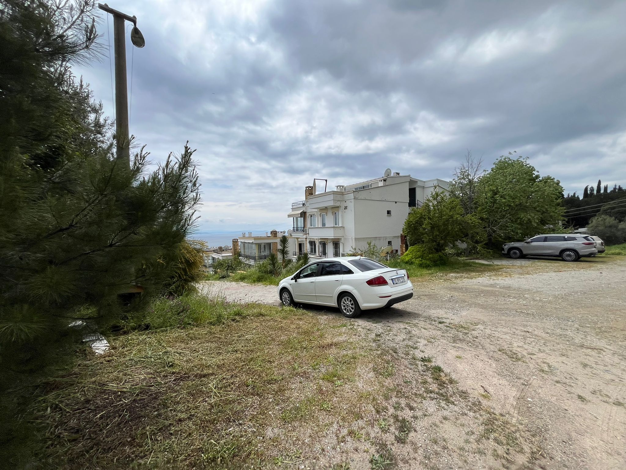 ALTINOLUKTA 650 M2 MUHTEŞEM DENİZ VE ŞEHİR MANZARALI KÖŞE ARSA - Görsel 9