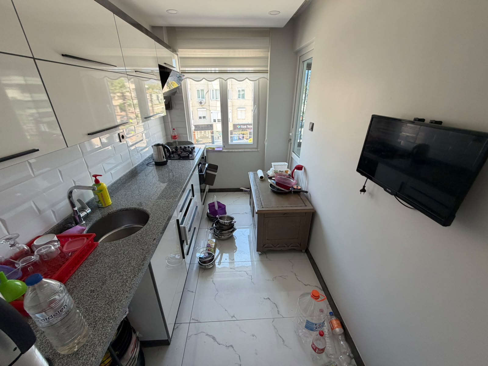 AKÇAY MERKEZDE 2+1 AYRI MUTFAK FULL EŞYA OPSİYONLU GENİŞ BALKONLU İÇİ FULL YAPILI DAİRE - Görsel 14